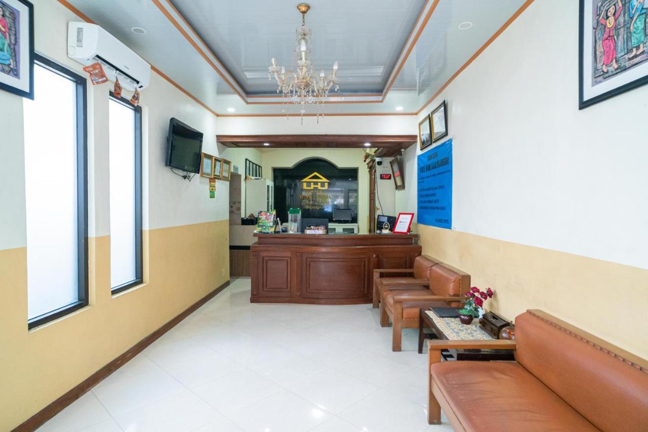 Reddoorz Plus Syariah @ Jalan Dokter Wahidin Bojonegoro Hotel Exterior photo